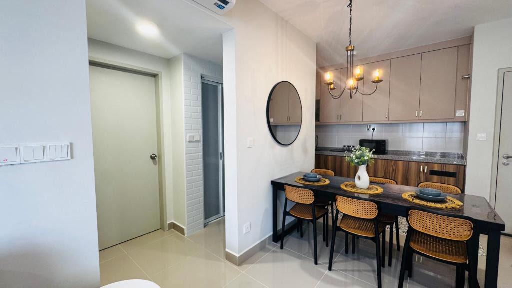 Kota Warisan House | Rumah Suri Homestay at Arena2 Residence Kota Warisan
