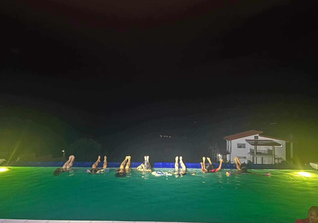 Oslob Villa | SCIA Hills Exclusive 25pax WiFi Netflix HBO Videoke Pool