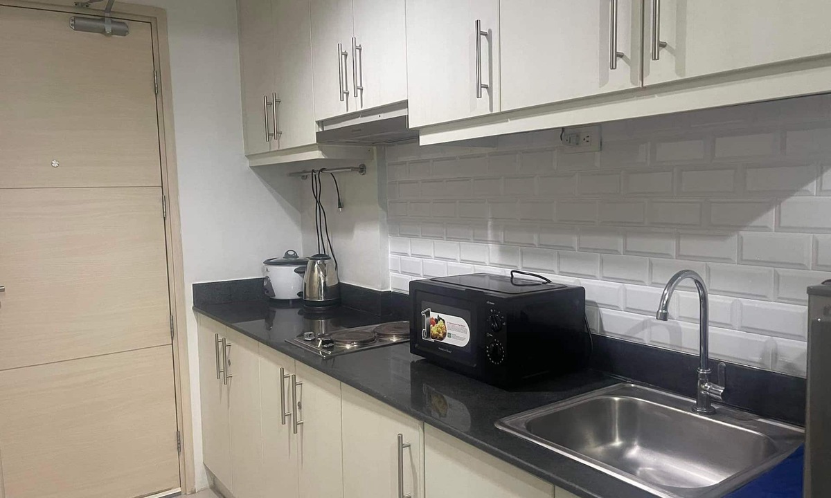 Barangay 76 Condo | Sea residences near MOA Arena/SMX 2nd floor 1BR by darpm