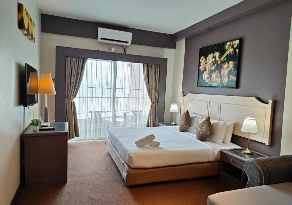 Tanjung Bungah Apartment | Seaview Deluxe Rainbow Paradise Tg Bungah 6pax