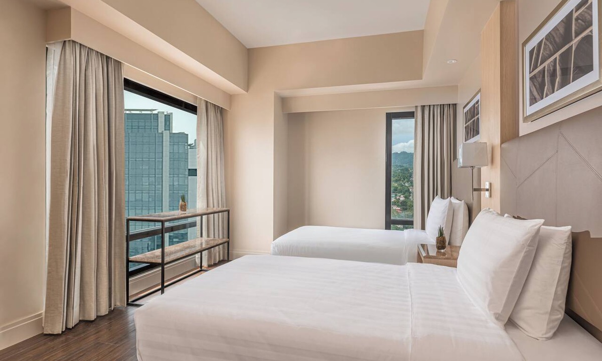 Lahug Hotel | Seda Central Bloc Cebu City