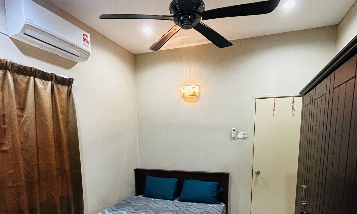 Seremban House | Semi - D HomeStay Seremban 2