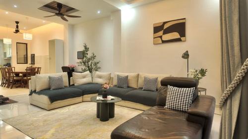 Kampung Salak Tinggi Villa | Sepang Seri Hani Homestay