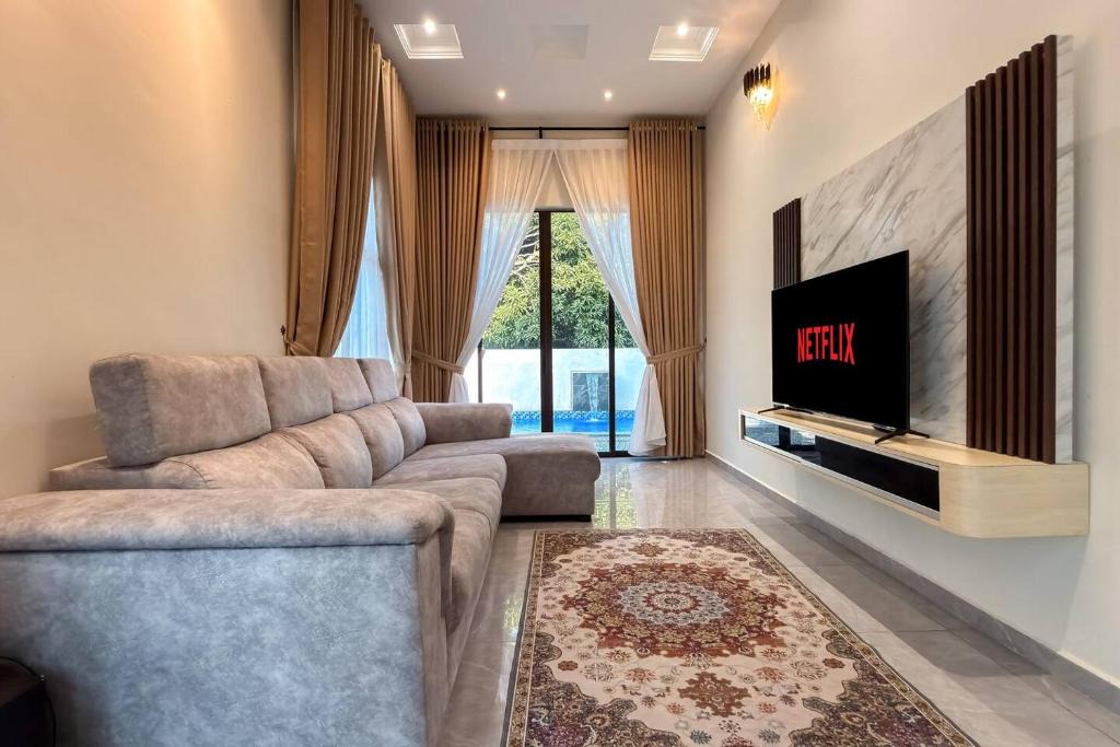 Seremban House | Seremban Private Pool 5BR 10 Pax Netflix WiFi