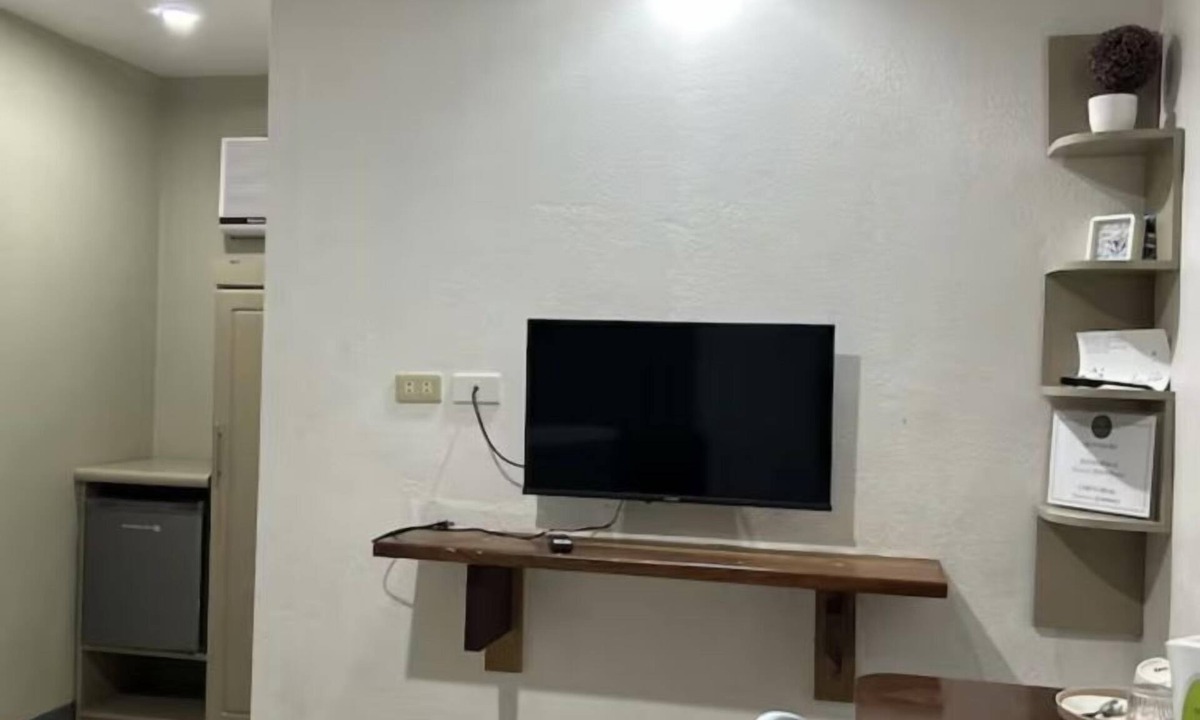 Dauis Apartment | Serene Getaway in Dauis with Pool and Shared Kitchenette