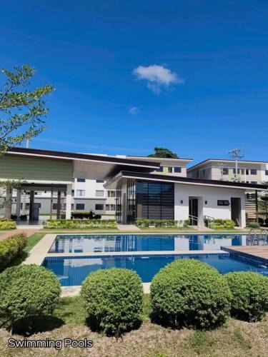 Basak House | Serene Urban Homestay - Condo Near Mactan Airport