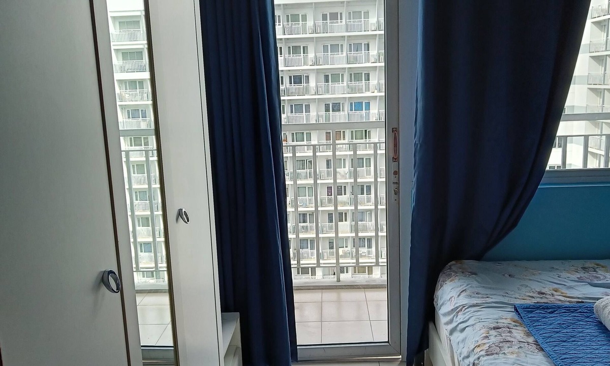 Barangay 76 Apartment | Shell Residences Max's Poolside view Balcony 10 mins to airport Walk to MOA