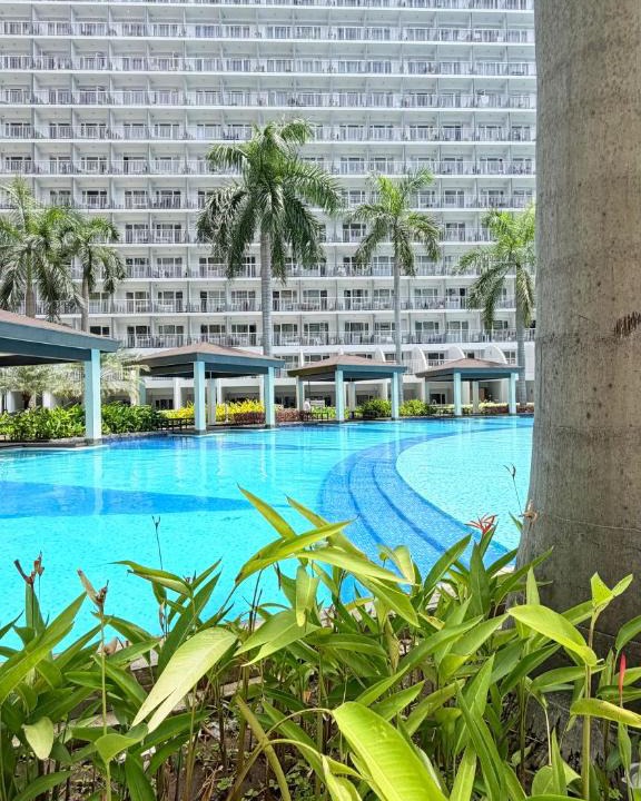 Barangay 76 Apartment | Shell Residences MOA by Janzen