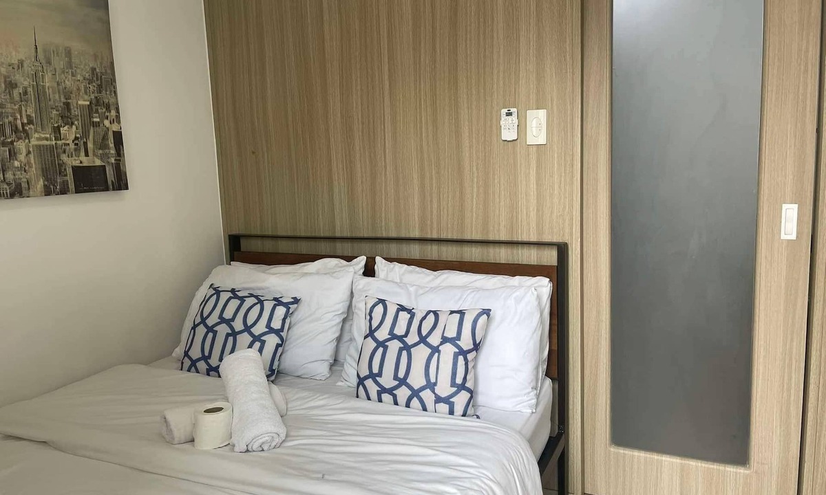 Barangay 76 Condo | Shore Residences MOA 14th C2 1BR with balcony pool view By darpm