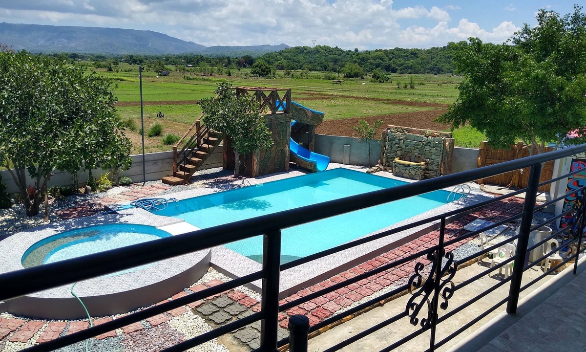 Pasuquin Hotel | Shorestop Resort Inn
