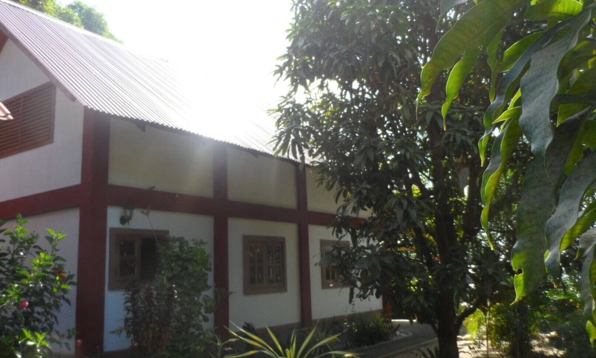 San Fernando Apartment | Sibuyan (Romblon) whole house (home office) directly on the beach via Cresta de Gallo,