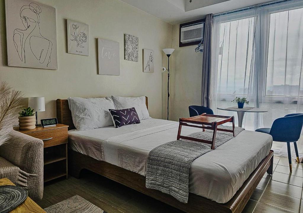 Ugong Apartment | Sky Garden View 55" TV A Million Escape Kasara Pasig
