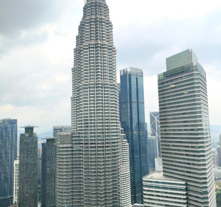 Kuala Lumpur City Centre Apartment | Sky suites klcc by chia stay