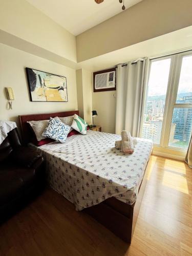 Cebu Apartment | SkyLoft Cebu Solinea Skyline Studio with Mountain and City View