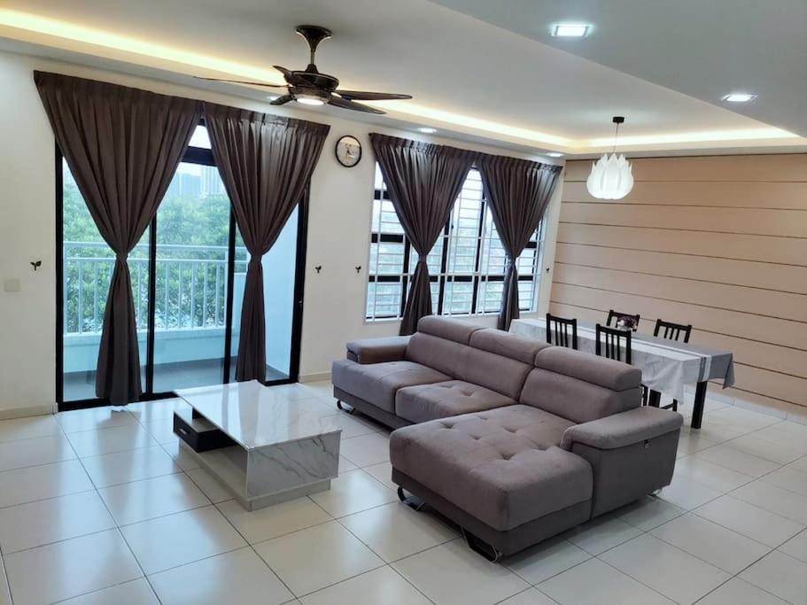 Bukit Indah Apartment | SkyView