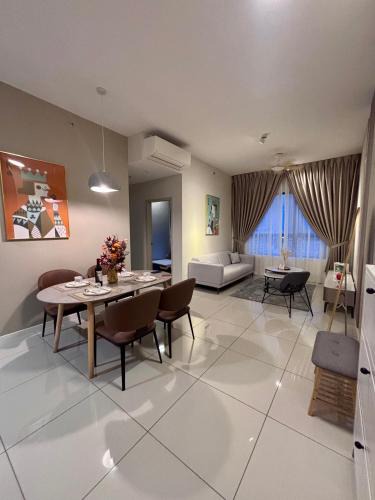 Subang Jaya Apartment | Southplace Subang with Lake Park View