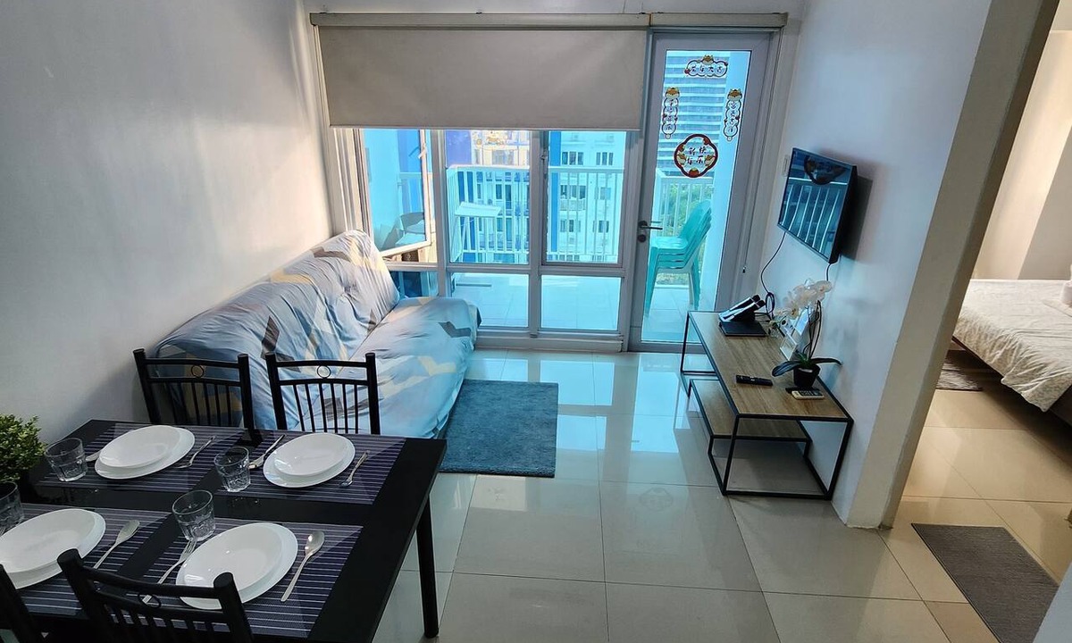 Barangay 76 Condo | Spacious 2BR at Sea Residences Near MOA - Family Stay