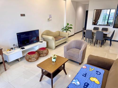 Kuching Apartment | Spacious 3BR Homestay - Trinity Residence Kuching City