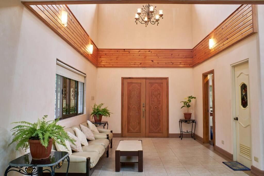 Tagaytay House | Spacious 6BR Family House in Tagaytay
