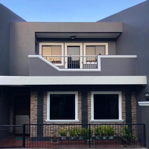 Kauswagan Apartment | Spacious Modern 4BR Home with 24hr Security and Parking