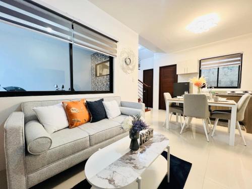 Cebu Apartment | Sta Monica Estate Tisa 3BR House for 10 with Parking