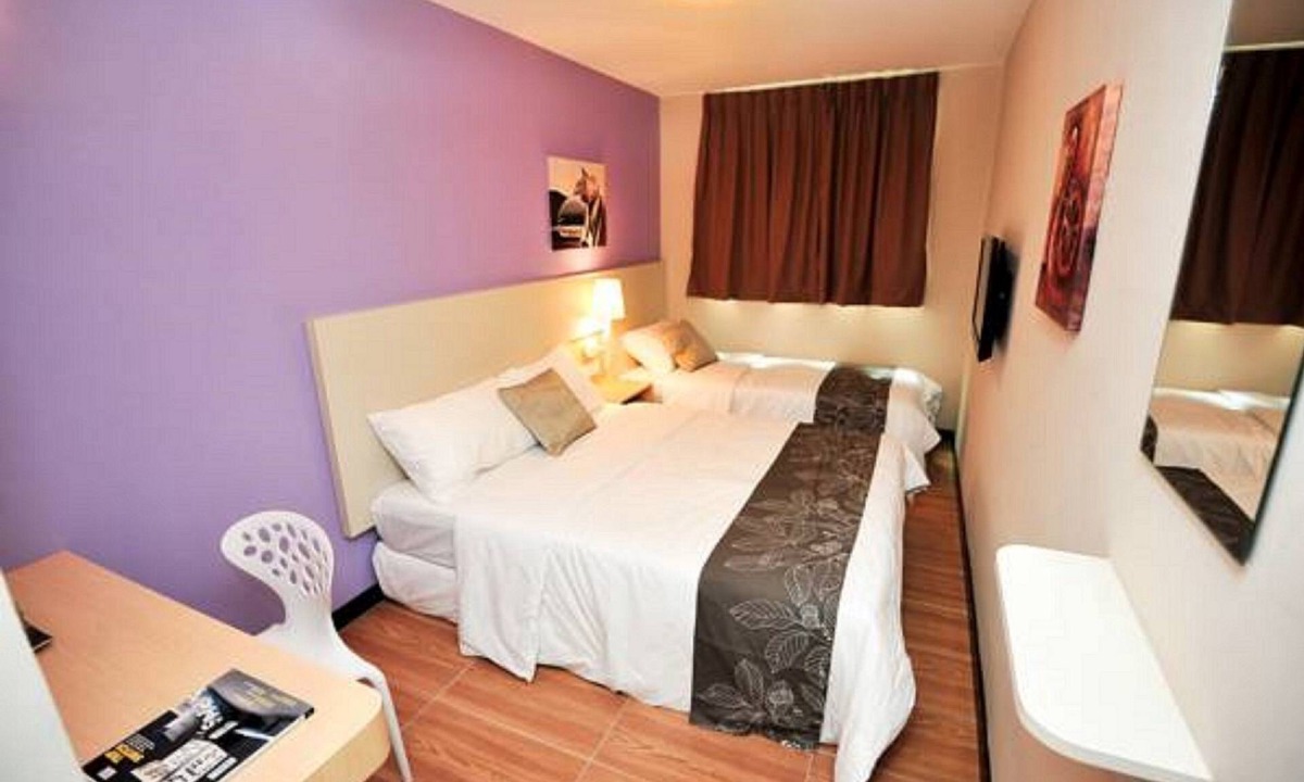 Taman Pengkalan Jaya Hotel | Station Eight Inn