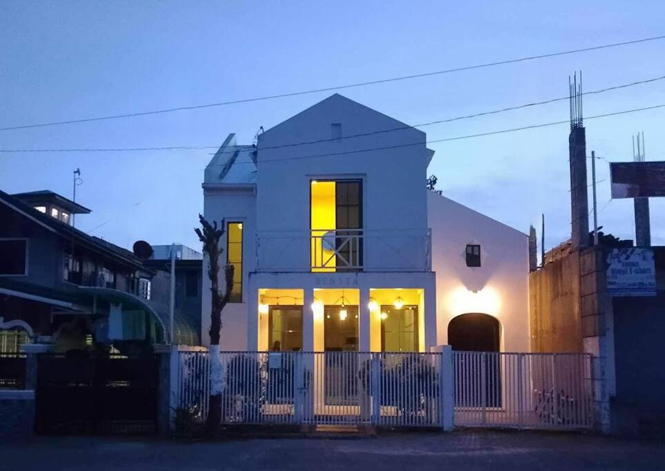 Dolores House | Stay At the Plaza - Benita