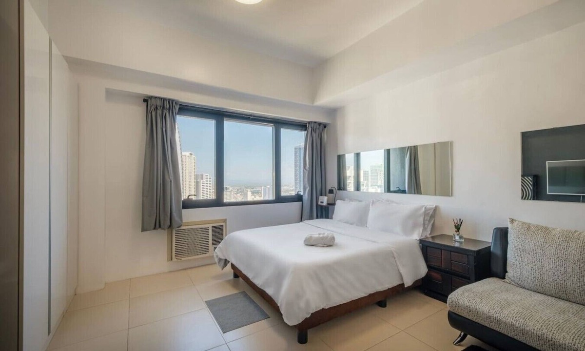 Bonifacio Global City Condo | StayHere Icon Plaza BGC Studio City View