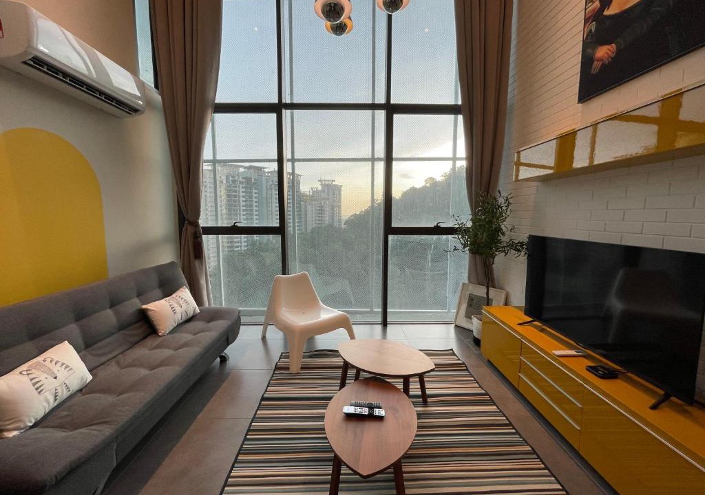 Damansara Perdana Apartment | Studio Loft Empire Damansara Free WiFi & Parking