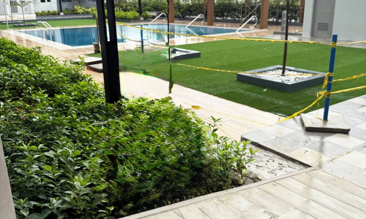 Iloilo Condo | Studio type with Balcony and Pull out bed can accommodate 4 person.