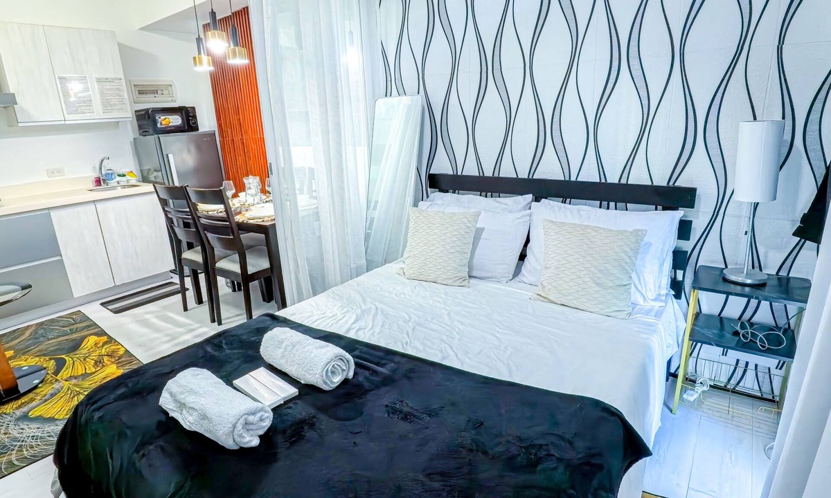 Don Bosco Apartment | Stunning 1-Bed Apartment in Paranaque