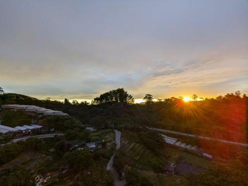Brinchang Apartment | Stunning Sunrise & Mountain view, Hilltop Hotel Apartment In Kea Farm, Brinchang, Cameron Highlands