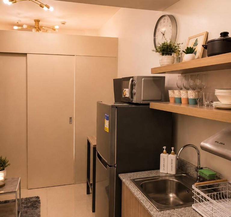 Las Pinas Apartment | Stylish 1BR Condo @ SM Southmall