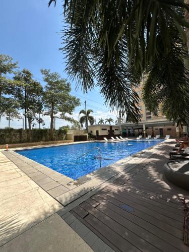 Binan City Apartment | Stylish Condo Near Mall with Pool & Netflix