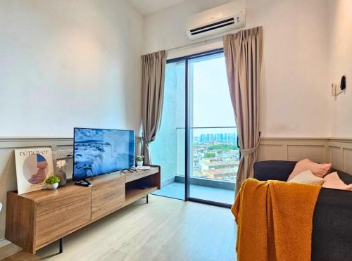 Subang Jaya Apartment | Subang 2BR Homestay Walk to LRT Near SJMC & Sunway Pyramid