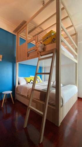 Kampung Pokok Asam Apartment | Sugar Marina Seaview Families Suite Apartment