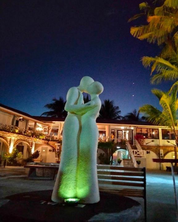 Candelaria Hotel | Sunbloom Beachfront Hotel and Restaurant Zambales