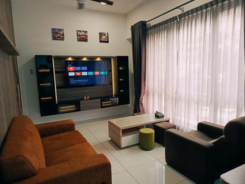 Miri Apartment | Superb Miri Times Square Large 6 Pax 2 Rooms & 2 Baths 1 Kitchen with View
