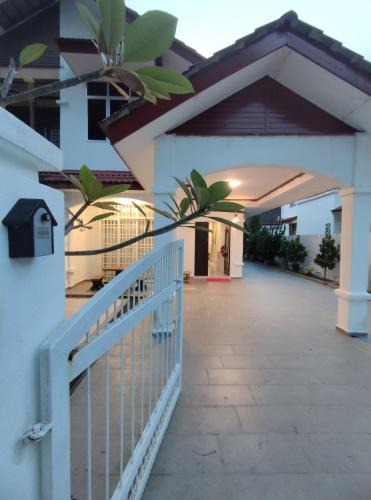George Town Villa | Sweet Home