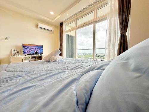 Kuching Apartment | Sweet Serene 1 Riverine Diamond Kuching I City Balcony View