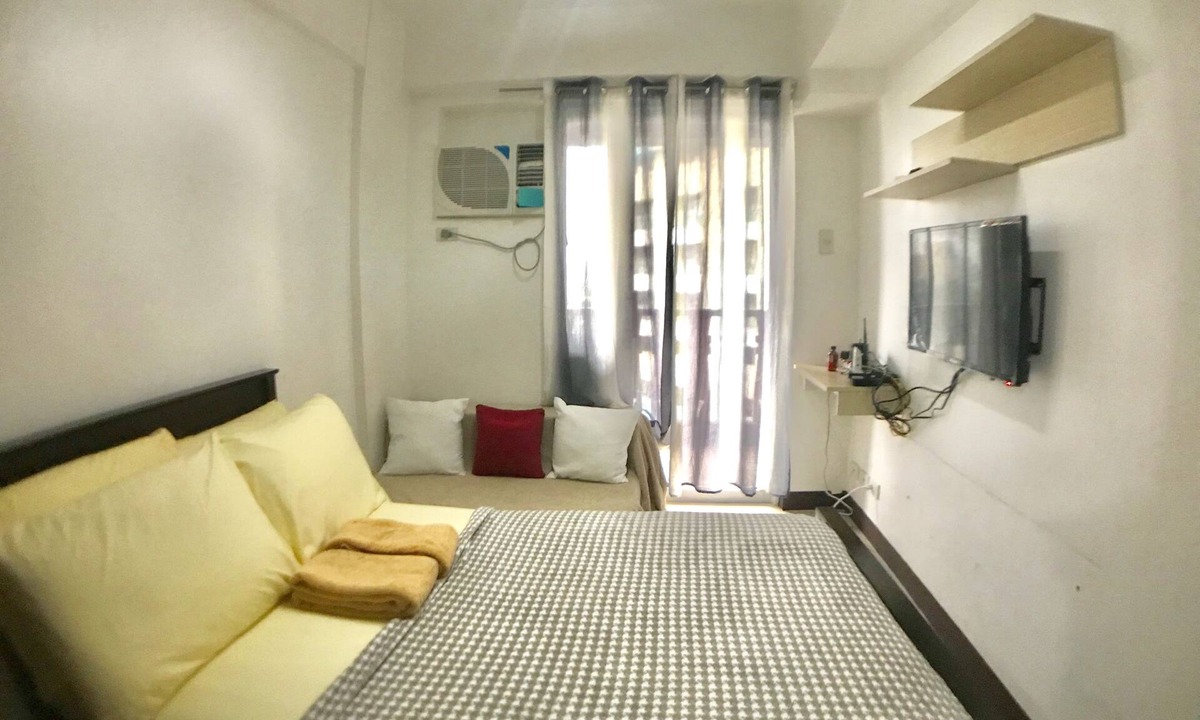 Valencia Condo | SweetSuites at Pine Crest New Manila/#T3-1212