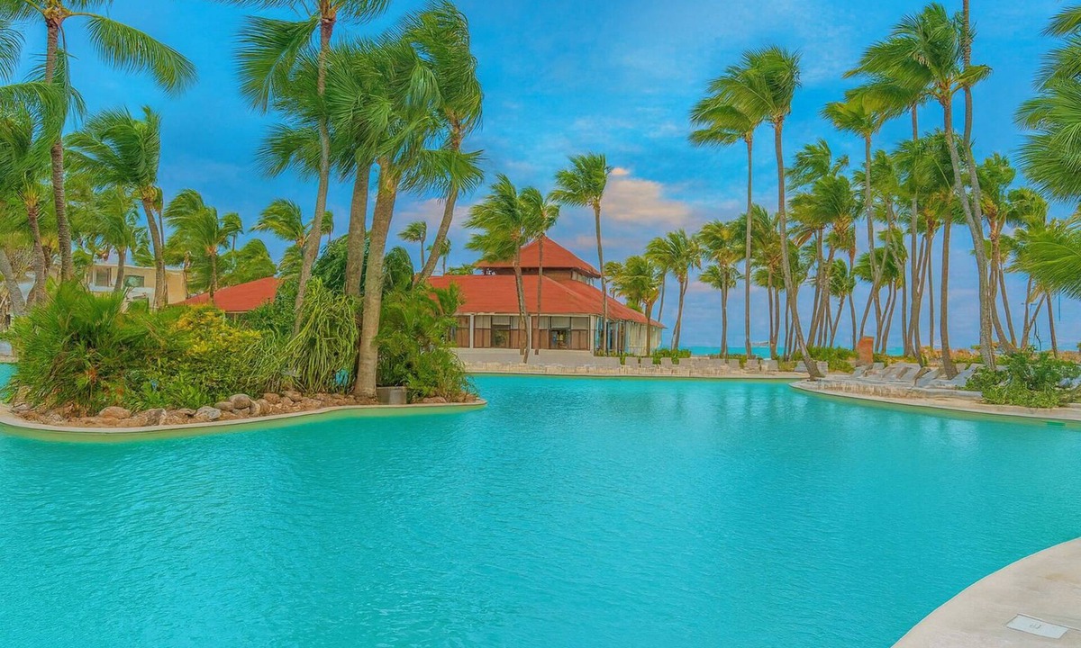 Bavaro Hotel | Swimout Family Junior Suite at Princess Family Club Bavaro! All Inclusive!