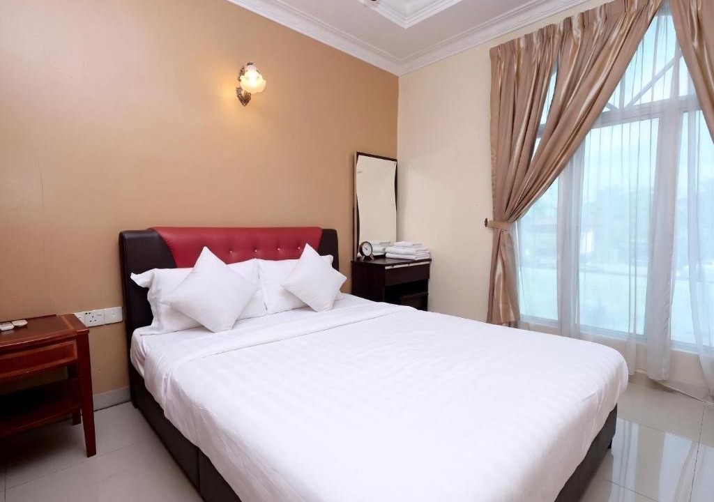 Bangi Sentral Hotel | Swing & Pillows - Ayuni Hotel, Bangi Selangor