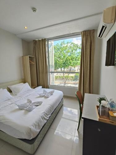 Petaling Jaya Hotel | Swing & Pillows - Damansara Jaya