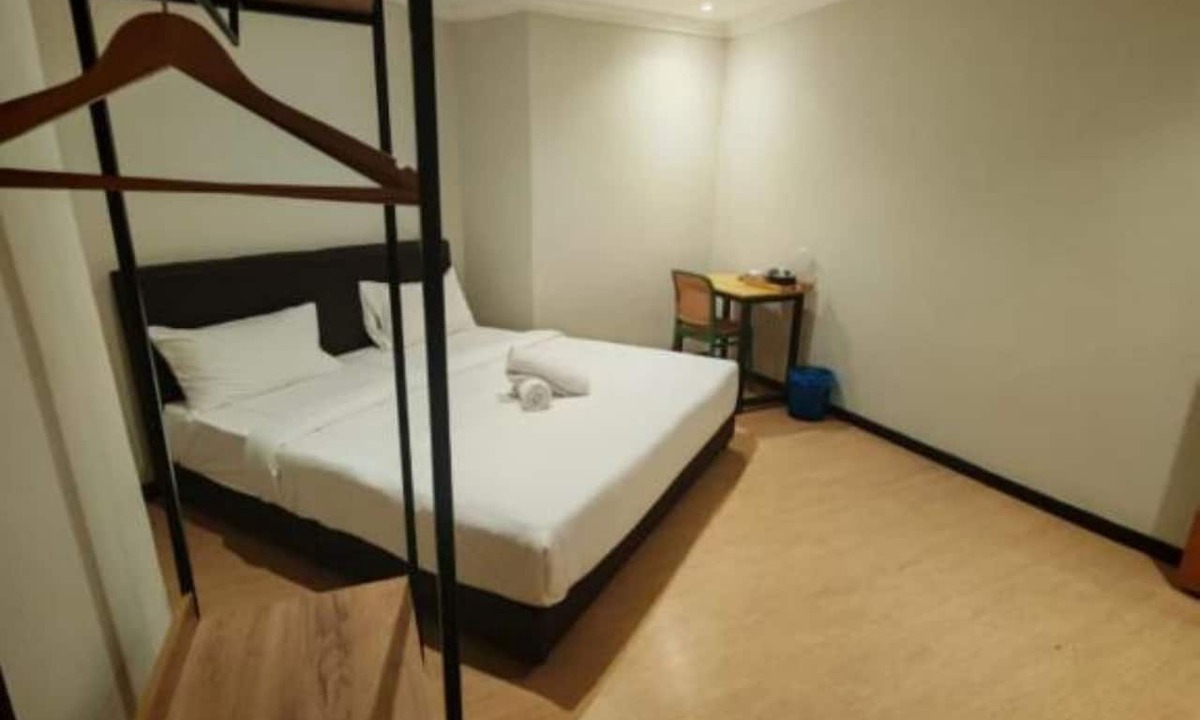 Nilai Hotel | Swing & Pillows - Dataran Nilai
