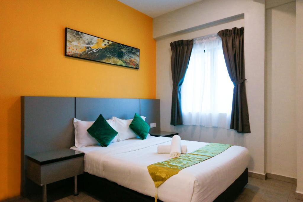 Hulu Kinta Hotel | Swing & Pillows - Travelland Hotel, Ipoh