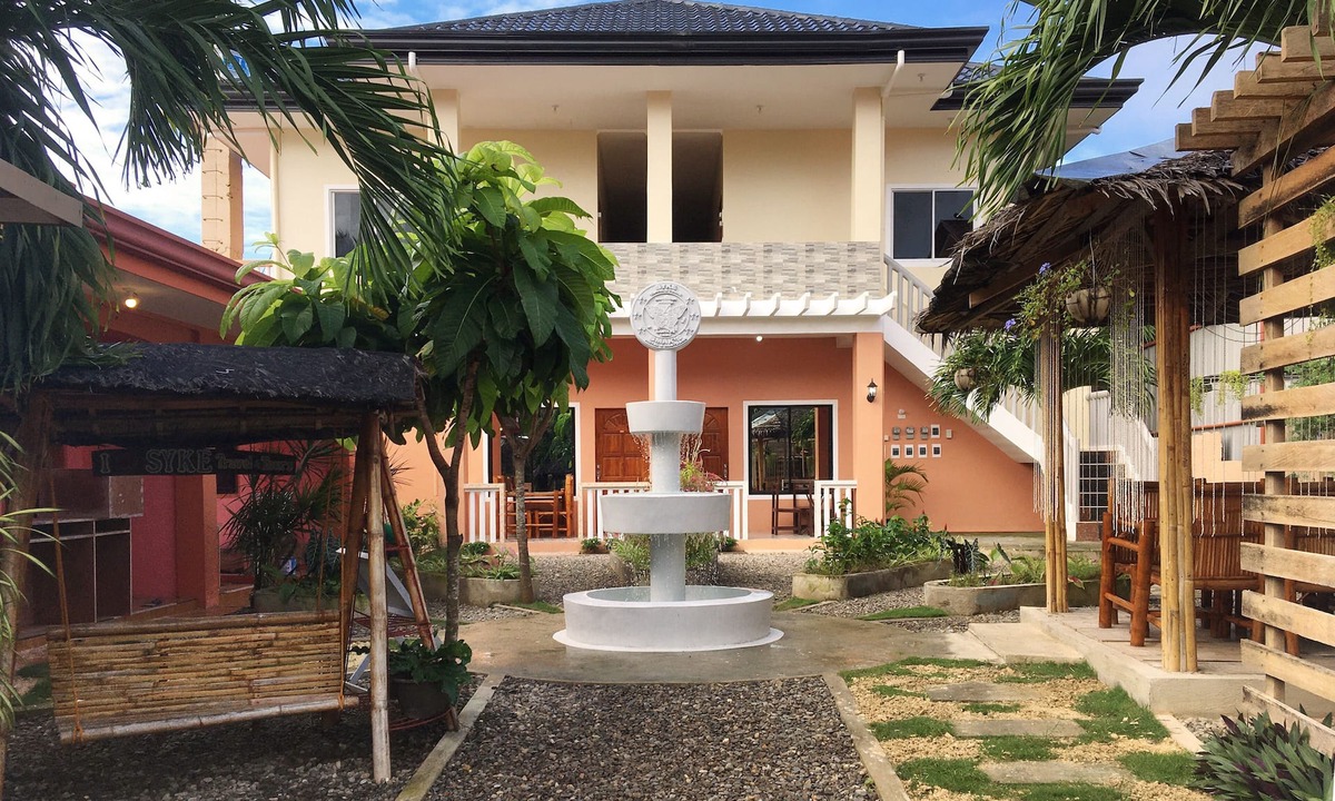 Santa Fe Bed & Breakfast | SYKE's Apartment - Twin Room | Bantayan Island | Santa Fe