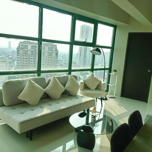 South Triangle Apartment | Symphony Tower Quezon City 44sqm - Full glass view