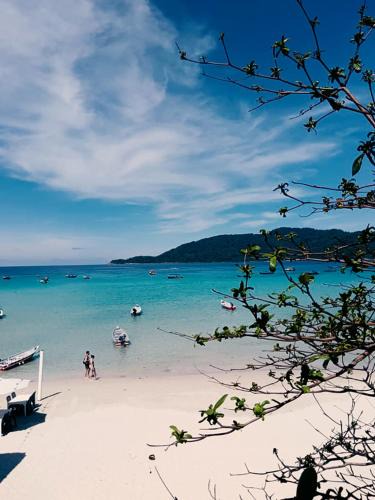 Pulau Perhentian Kecil Hotel | Symphony Village, Long Beach Perhentian Islands