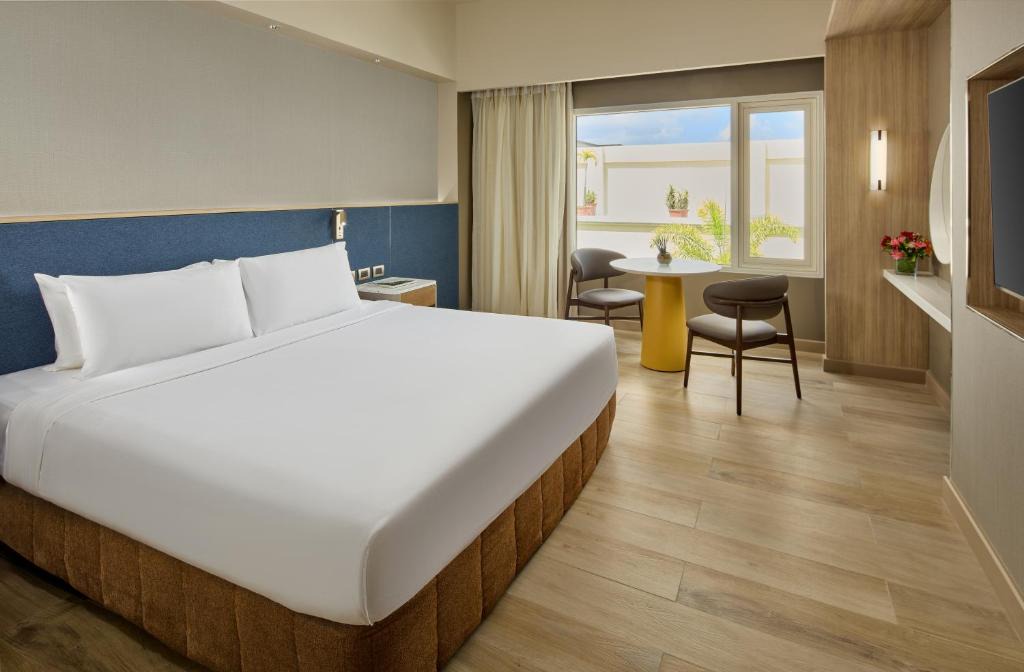 Silang Junction South Hotel | Taal Vista Hotel